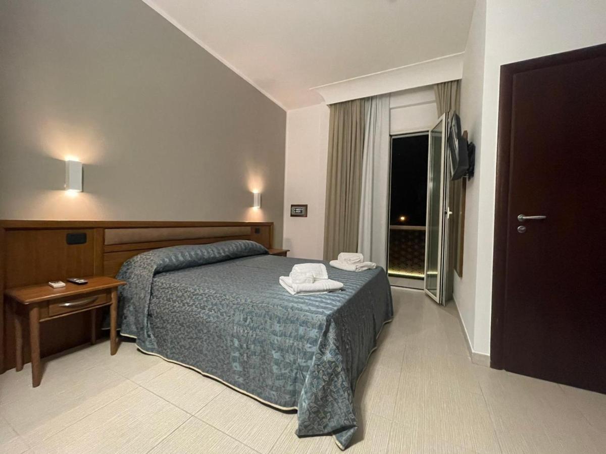Hotel Posidonia Porto Cesareo Exteriör bild